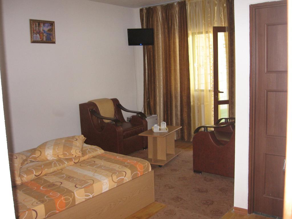 Pensiunea Pomi -Oesti Hotel Albestii Paminteni Phòng bức ảnh