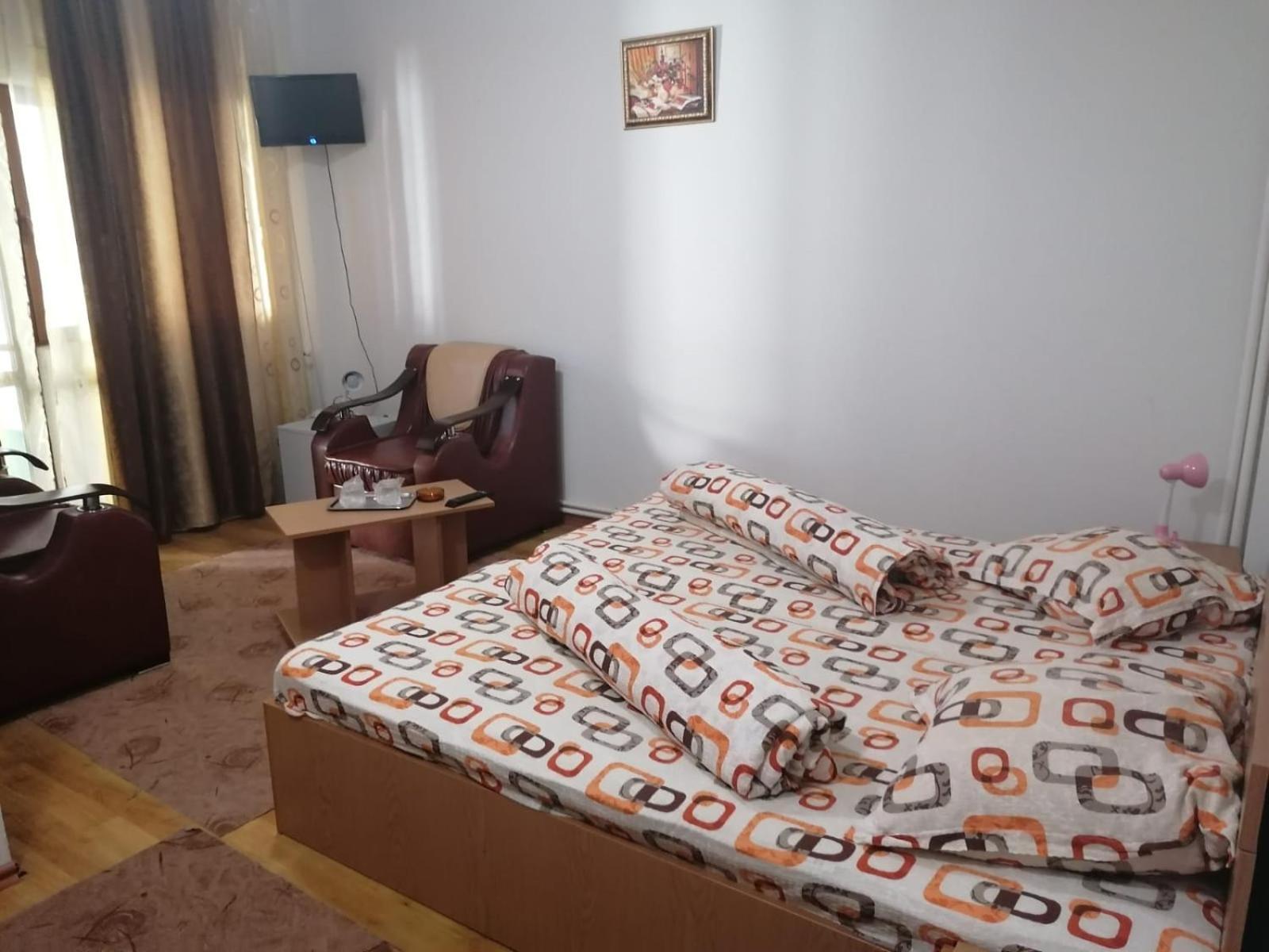 Pensiunea Pomi -Oesti Hotel Albestii Paminteni Ngoại thất bức ảnh