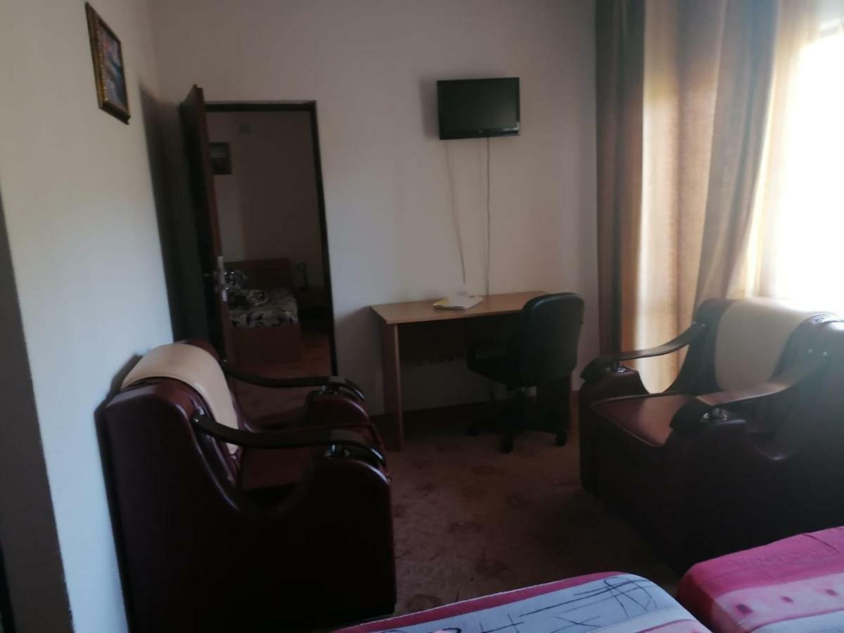 Pensiunea Pomi -Oesti Hotel Albestii Paminteni Ngoại thất bức ảnh