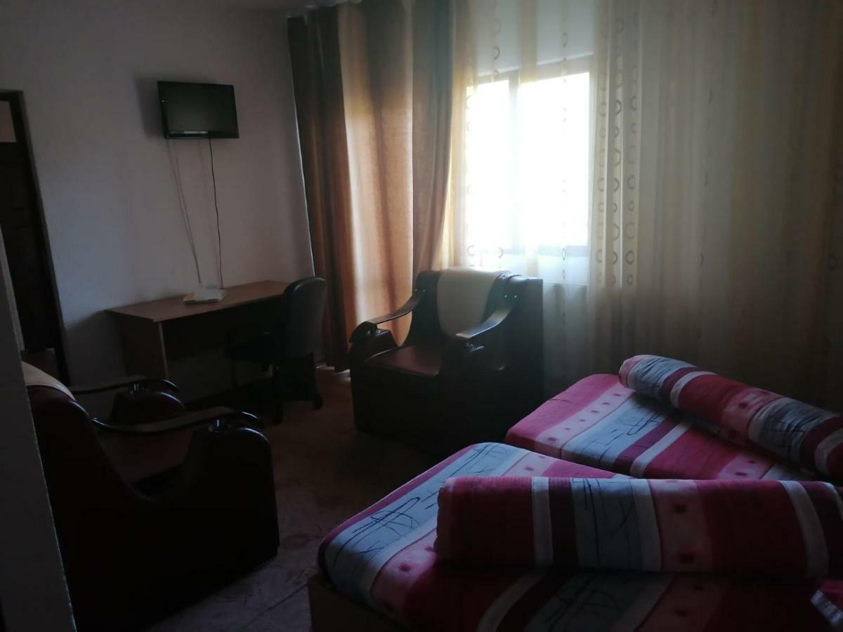 Pensiunea Pomi -Oesti Hotel Albestii Paminteni Ngoại thất bức ảnh