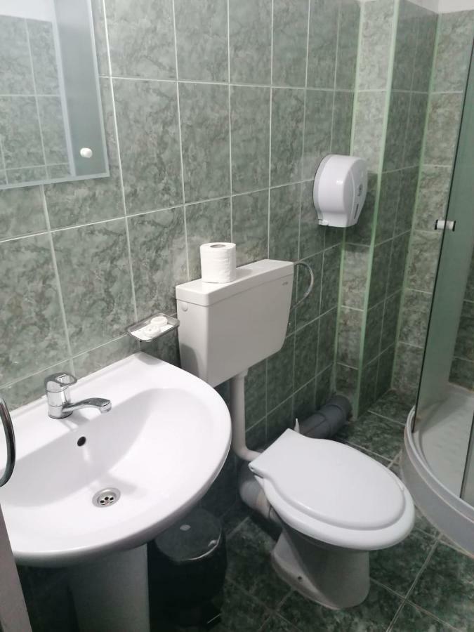 Pensiunea Pomi -Oesti Hotel Albestii Paminteni Ngoại thất bức ảnh